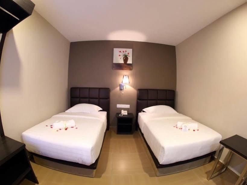 GL Hotel Kluang Exterior foto